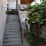 6932b * Umag